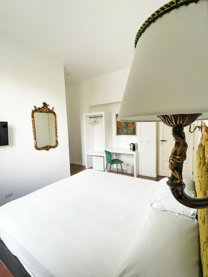 Isola - Smart Aparthotel Месина Екстериор снимка